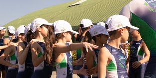 Escolinha de Triathlon Formando Campees recebe visita de padrinho olmpico