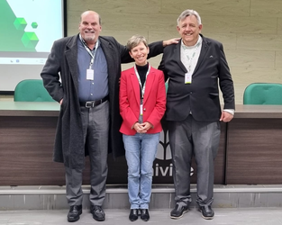 Mais quatro profissionais tornam-se Seniores aps dcadas de contribuio  Univille