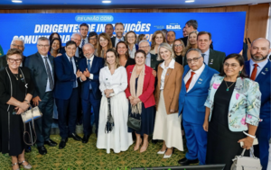 Univille participa da assinatura do decreto que regulamenta a Lei das Universidades Comunit�rias